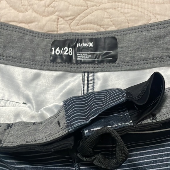 Hurley boys Black Striped Swim Shorts Sz 16 - Picture 3 of 9